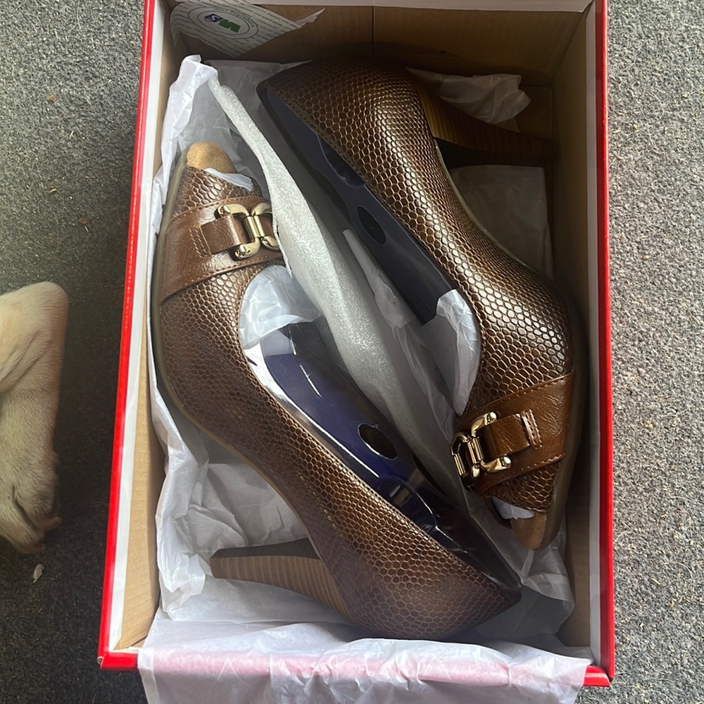 Aerosoles Good Lux Heel Rest- Size 8